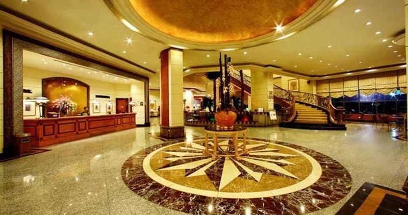 Mardhiyyah Hotel And Suites Shah Alam Dış mekan fotoğraf The lobby of the hotel