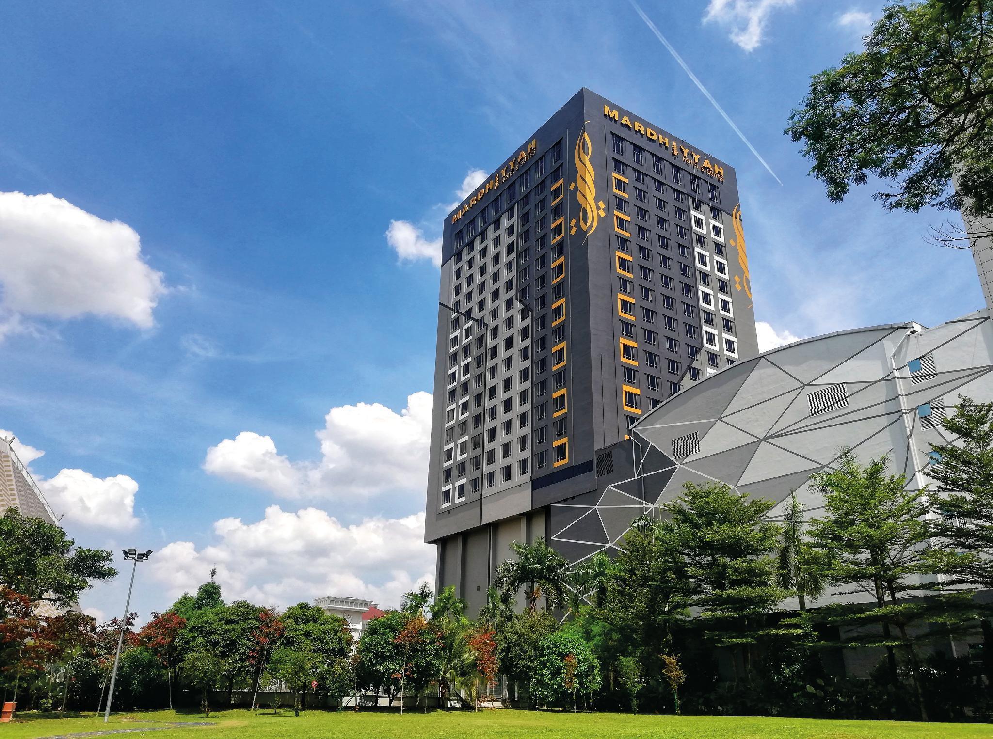 Mardhiyyah Hotel And Suites Shah Alam Dış mekan fotoğraf The main building of the university