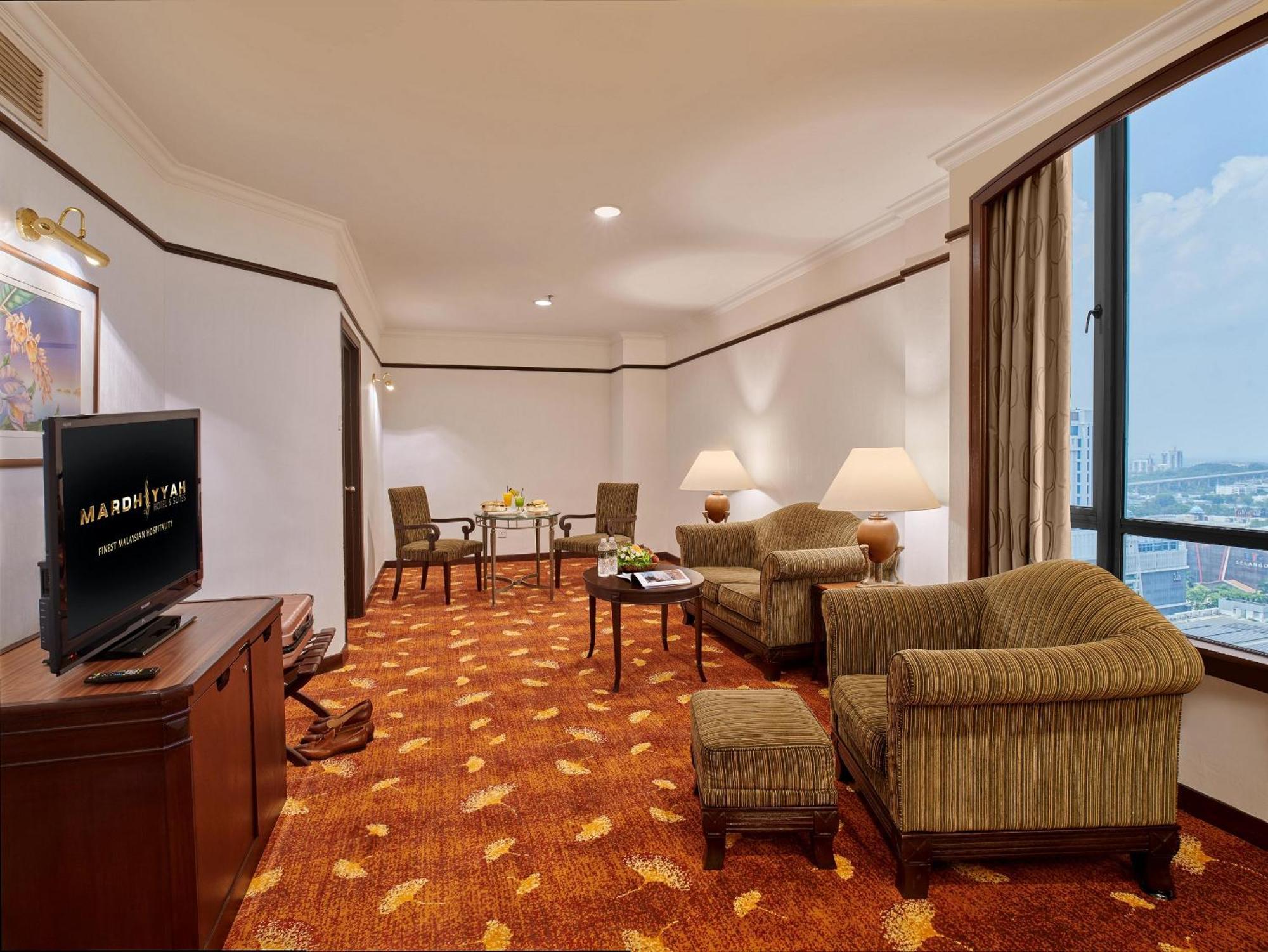 Mardhiyyah Hotel And Suites Shah Alam Dış mekan fotoğraf Suite room