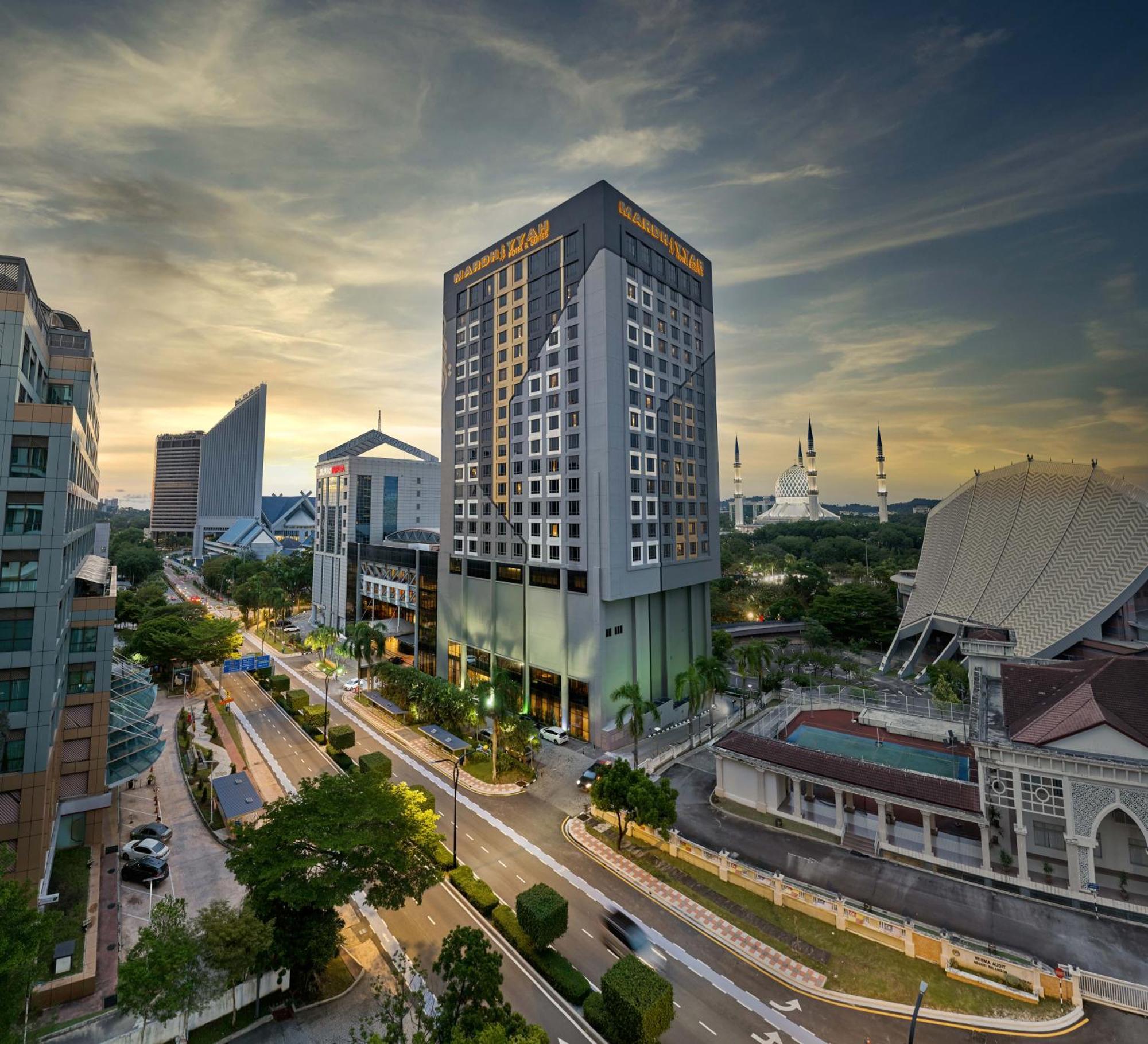 Mardhiyyah Hotel And Suites Shah Alam Dış mekan fotoğraf The hotel in 2016